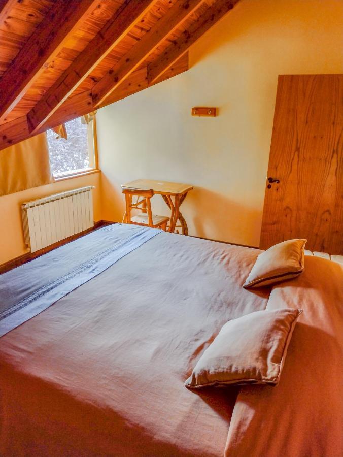 Hotel Y Cabanas Casa De Piedra Trevelín Kültér fotó