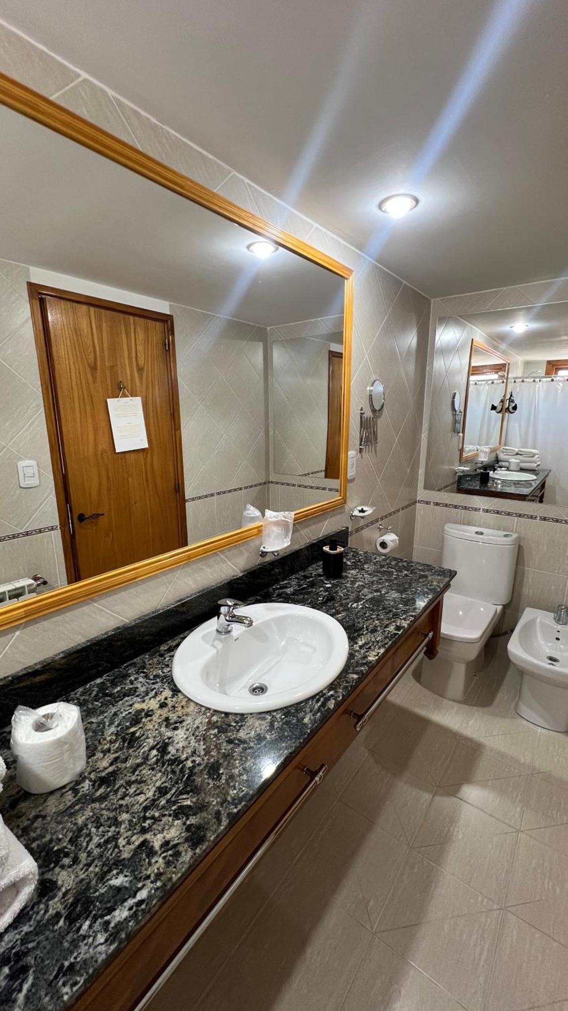 Hotel Y Cabanas Casa De Piedra Trevelín Kültér fotó