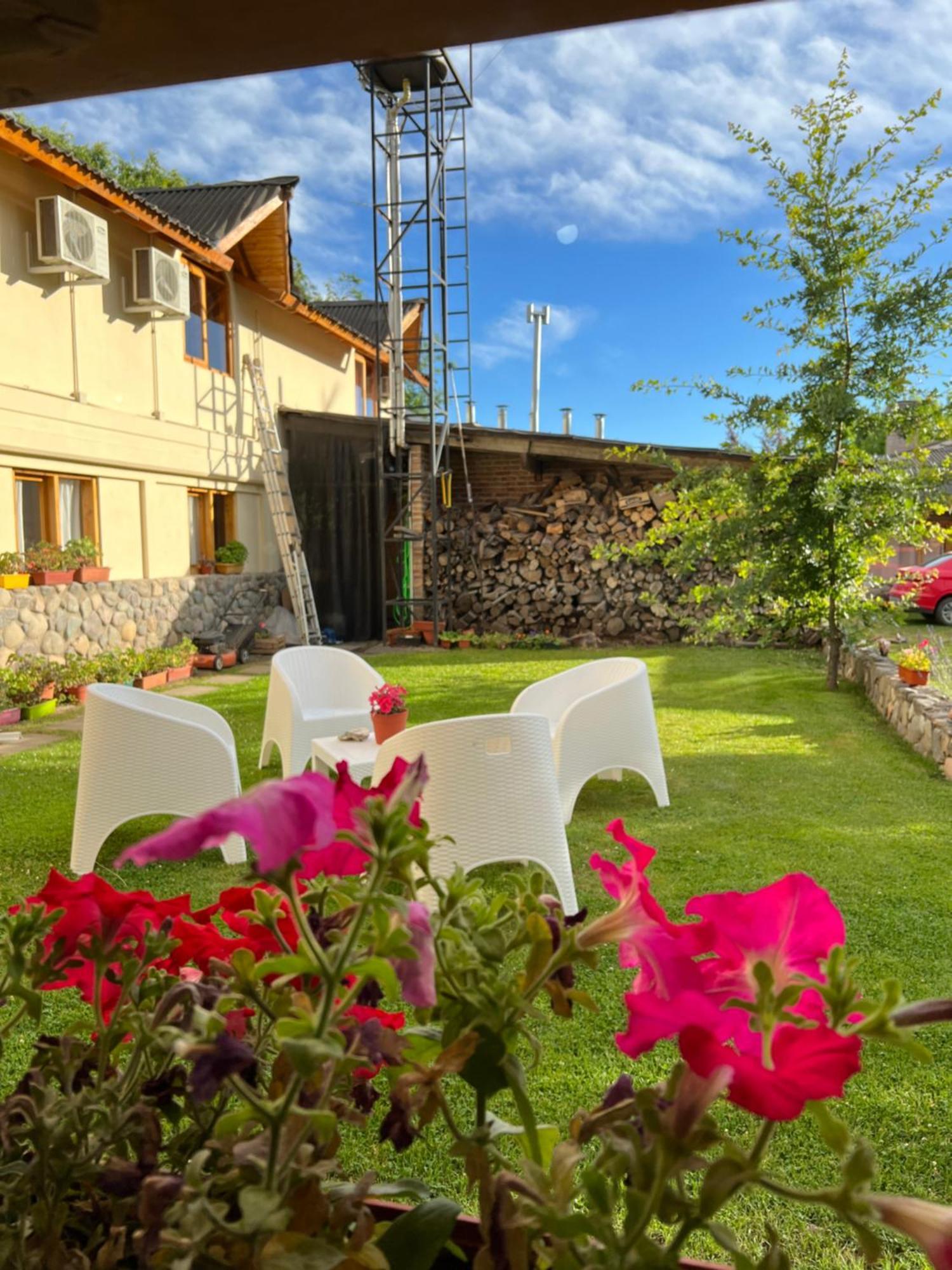 Hotel Y Cabanas Casa De Piedra Trevelín Kültér fotó